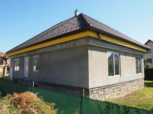pohľad na nový bočný vchod