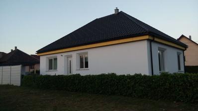 nová fasáda - svetlučko šedá, ale javí sa ako biela