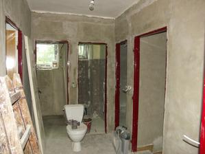 chodbička - vstup do koupelny, wc, pokojíku, schodiště