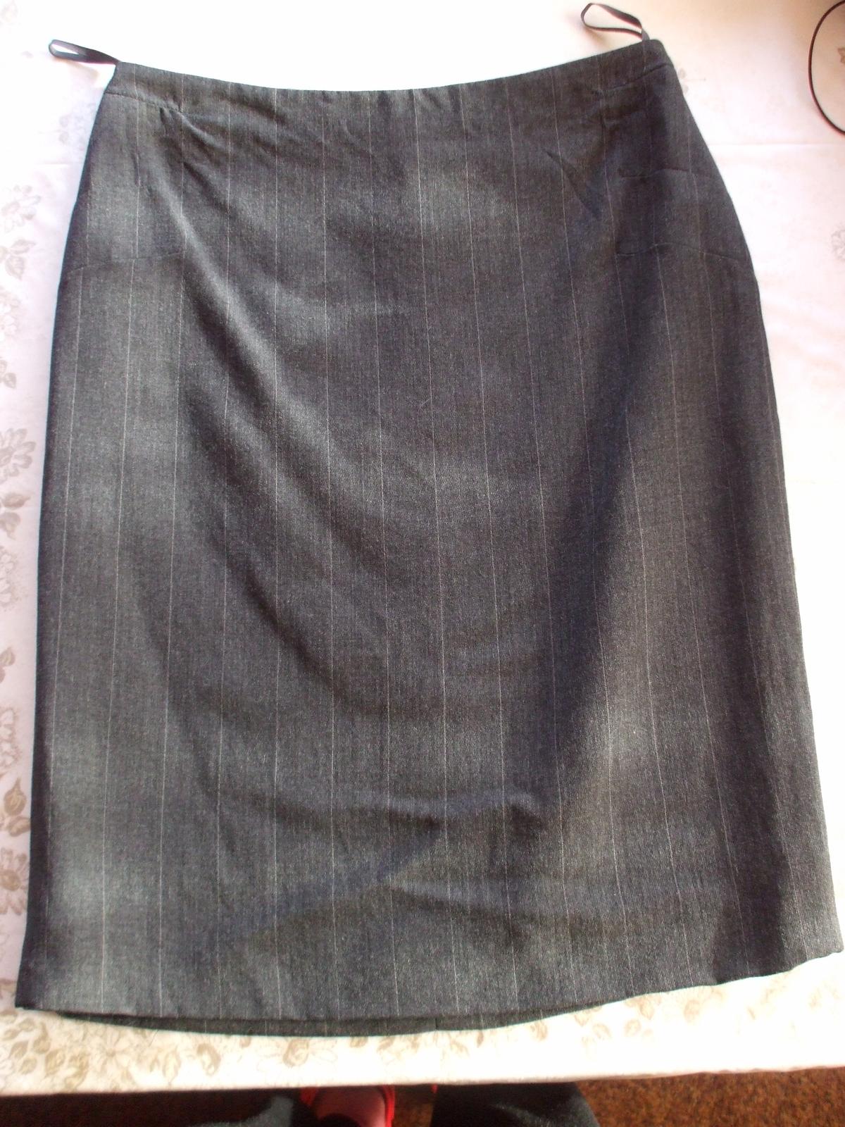 Pouzdrová kostýmková sukně - Obrázek č. 1