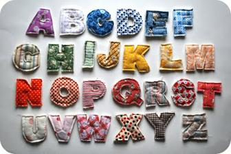 jednoduché-nemusíte vypchávať................http://chezbeeperbebe.blogspot.com/2009/10/tutorial-how-to-make-plush-alphabet.html