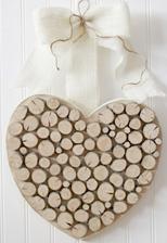 toto sa mi osobne velmi páči. mám rada veci z dreva...................http://woodyouliketocraft.blogspot.com/2012/02/valentines-crafty-sister-style.html