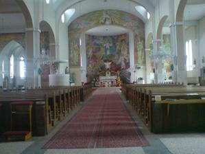 nas kostolik zvnutra