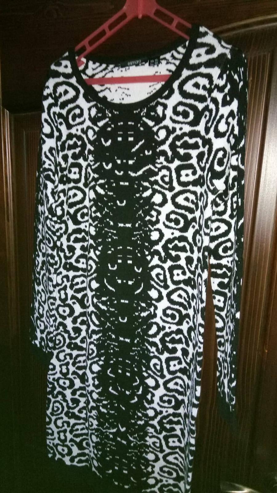 Čierno-biele šaty - Obrázok č. 1
