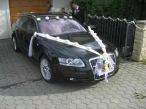 pekne a jednoduche, len nie tu taku ikebanu:)