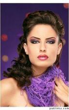 make-up: vo fialovych odtienoch...