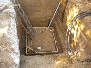 tu sme začali v lete s budovaním našej vodomernej šachty - 08/2013