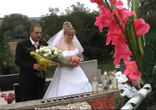 na hrobe mojej mamičky