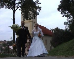 príchod na cintorín