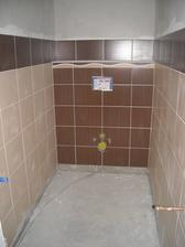 Zaspárované WC