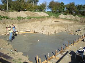 A betonujeme..