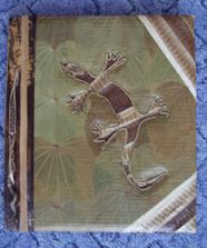 Svadobný album, celý z prírodného materiálu.