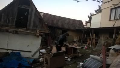 vždy si poriadne preverte majiteľa pred kúpou lebo Vás môže čakať takéto prekvapenie... toto sme povyhadzovali z domu a pivníc ešte začiatkom februára