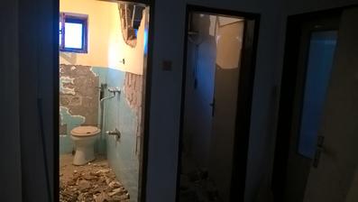 terajsiu kupelku spojime s byvalou spajzou