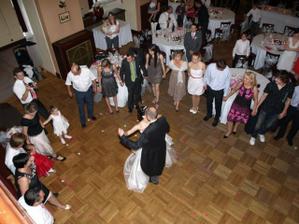 První tanec byl waltz.