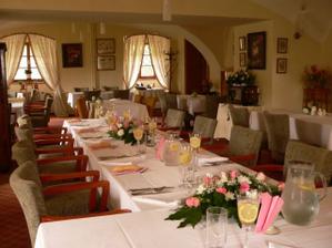 hostina na zámku
