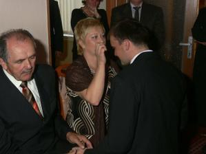 Ženích sa odpytáva od ocka a krstnej mamy