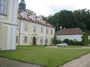 zámeček zepředu