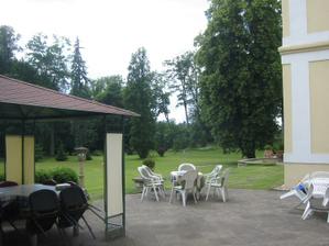 pohled na golfové hřiště