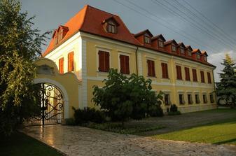 Miesto konania hostiny - castel :-)