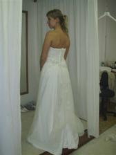 toto nejsou mé svatební:-). Ty tady zatím nedááám.Šatky Davids Bridal na převlečení!! z USA už se upravují u švadleny