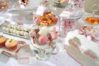 Candy Bar so sladkosťami, alebo orieškami a sušeným ovocím :)