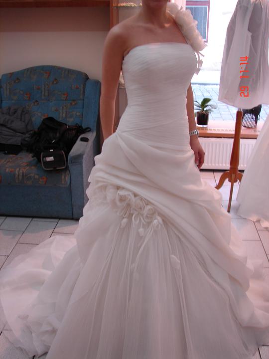 Svatební šaty - Vyvolené šaty z jiného úhlu