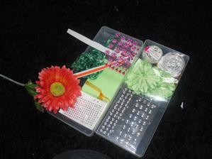More bits - those green flowers are velvet like