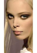 Make-up určitě zlato-bronzový