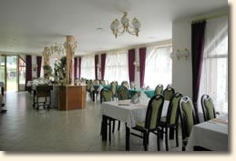 Z restaurace rovnou na venkovní terásku :-)