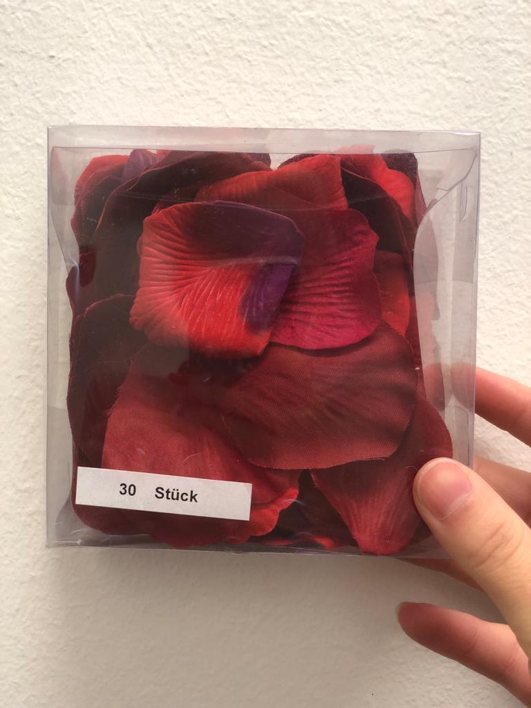 Umelé červeno-fialové lupene - Obrázok č. 1