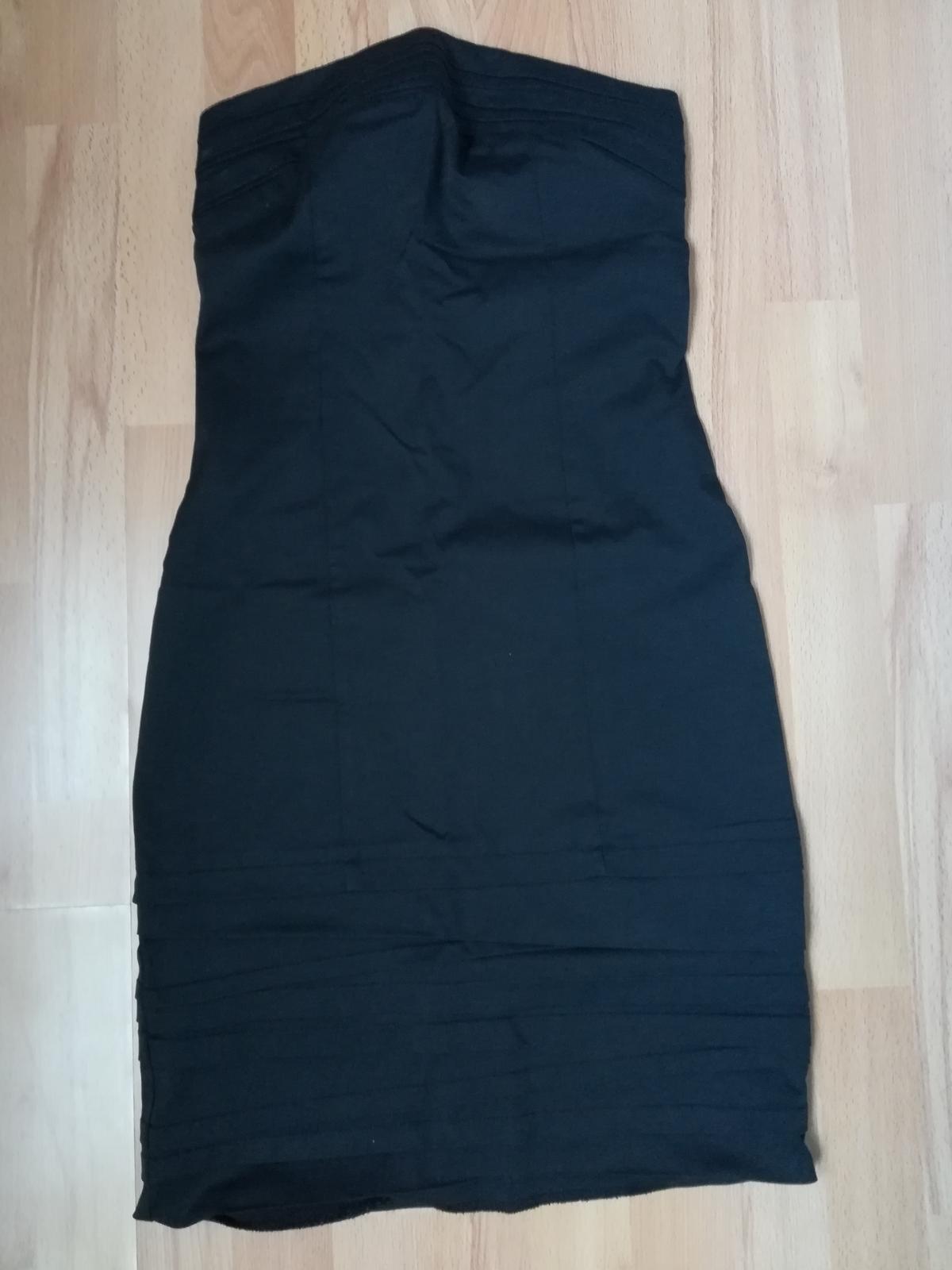 čierne šaty - Obrázok č. 1