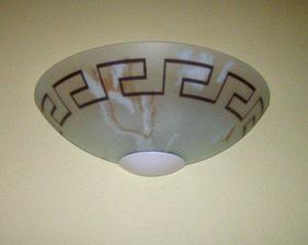 lampa v chodbe