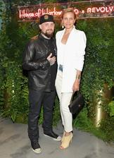 2015 bol naozaj bohatý na tajné svadby. Cameron Diaz a Benji Madden sa vzali priamo v obývačke s hostinou na tenisovom kurte u Cameron doma. O zábavu sa postaral Benjiho synovec, ktorý strati jednu z obúčok a tak ju hostia štvornožky museli hľadať.