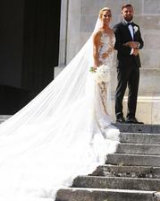 9.7.2016 sa splnil detský sen Miša Navaru a z profi frajera sa stal profi manžel Domi Cibulkovej. Niekoľkometrová vlečka šiat Pronovias, pivónie, 260 hostí v Dóme sv. Martina, hostina v Oponiciach a k tomu slniečko :-)
