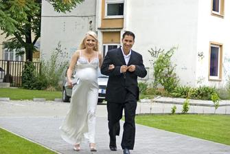 V roku 2011 sa Aneta Parišková vydávala po druhýkrát, za zajačika Marka Sedlmaira z Kanady. V brušku s nimi vtedy bol aj malý Gabriel. Bohužiaľ ani toto manželstvo Anete nevydržalo.