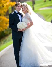 V 2009 láska hory prenášala a Ivanka Trump konvertovala na judaizmus kôli Jaredovi Kushnerovi. Svadba v ockovom golfovom klube, šaty inšpirované Grace Kelly od Very a dokonalý melír :-) svadba "zbúchaná" za 3 mesiace