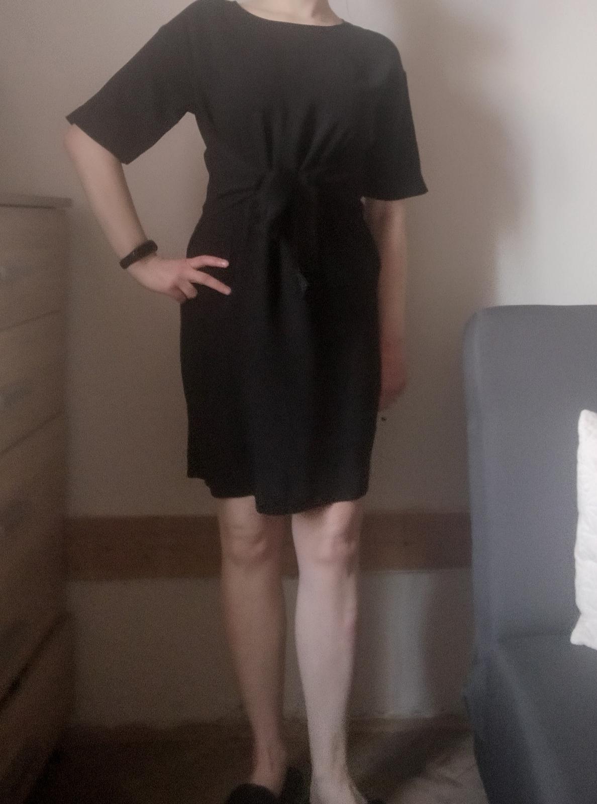 Černé formální šaty s úvazkem na mašli v pase H&M - Obrázek č. 3