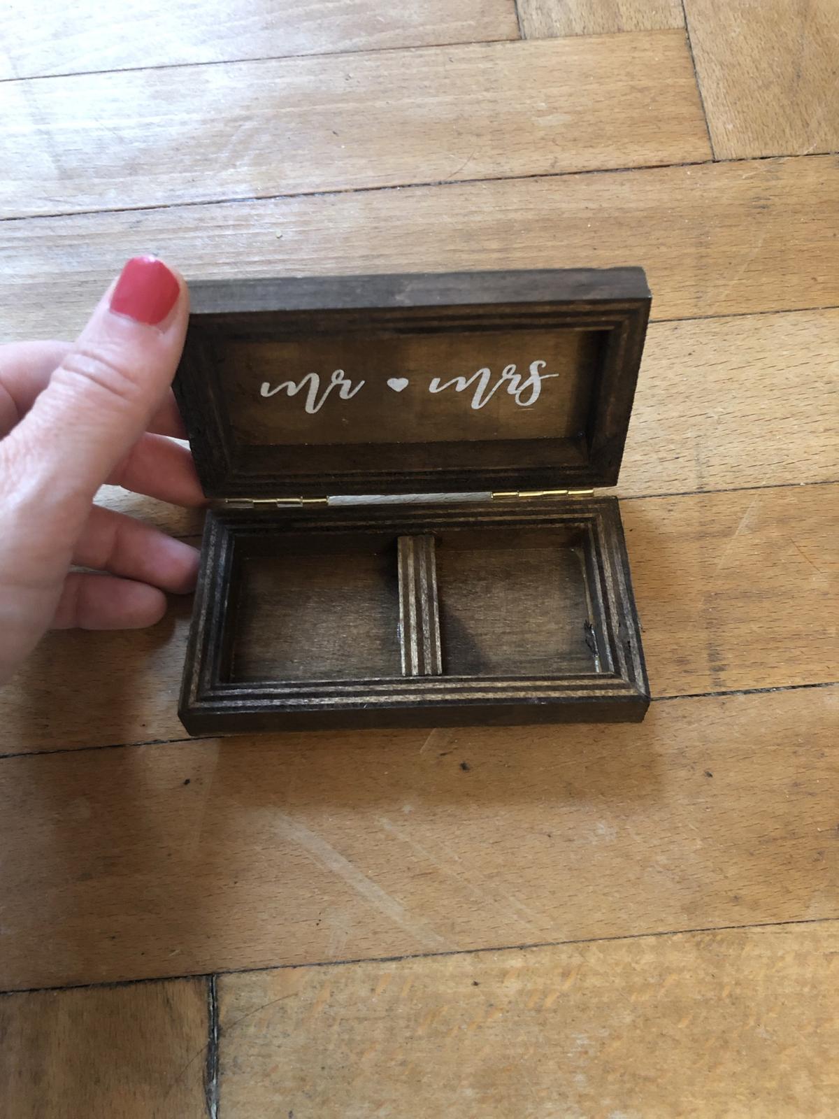 Dřevěná krabička na prstýnky - Obrázek č. 1
