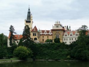 Tak tady to bude. Průhonický zámeček - 14. 7. 2007 ve 12 hodin.