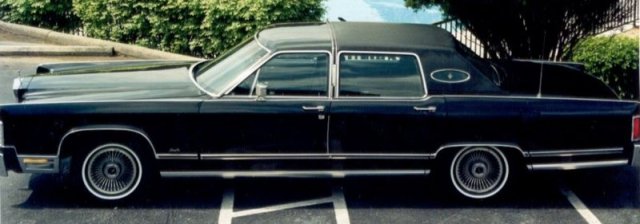 nakoniec som objavila tento Lincoln continental z r.1979