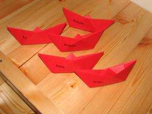 Taky není špatný nápad, poskládat si origami...