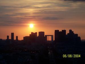 ještě jednou něco s tématikou svatební cesty -moje umělecká fotografie La Defense z Vítězného oblouku