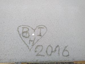 tak uz nam to tuhlo tak som este raz dal Euracko do betonu aby nam nechybalo a zapisal som nase srdcia, Boris, Ivka a mala Hanka ;)