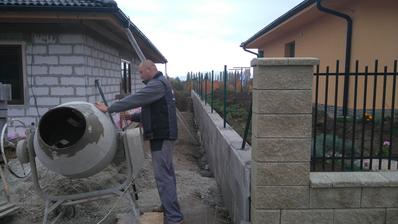 Stabvyveduci (konateľ) pri práci s miesackou... Preto som si ho vybral, lebo ju vie ovládať :-D