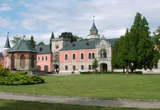Svatba se koná 13.6.2008 na Zámku Sychrov.