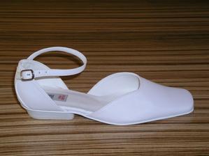 Nebo radeji tyhle botky? Jsou mozna elegantnejsi..