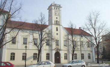 Radnice v Říčanech - ta to nakonec vyhrála