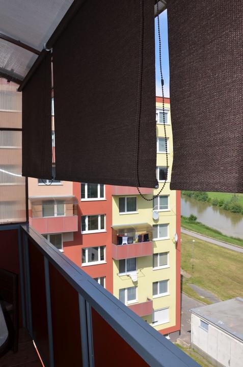 Balkón - jednoduché riešenie tienenia na balkóne - Obrázok č. 1