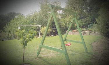 tadáááá a je zelená! Celý týždeň ma svrbela ruka ale chrípka ma zložila takže som sa realizovala až cez víkend a výsledok sa mi viac ako páči :-)